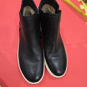 Soft Aqua So ft Black Leather Waterproof Ankle Boots Sneakers Women's Size 7M